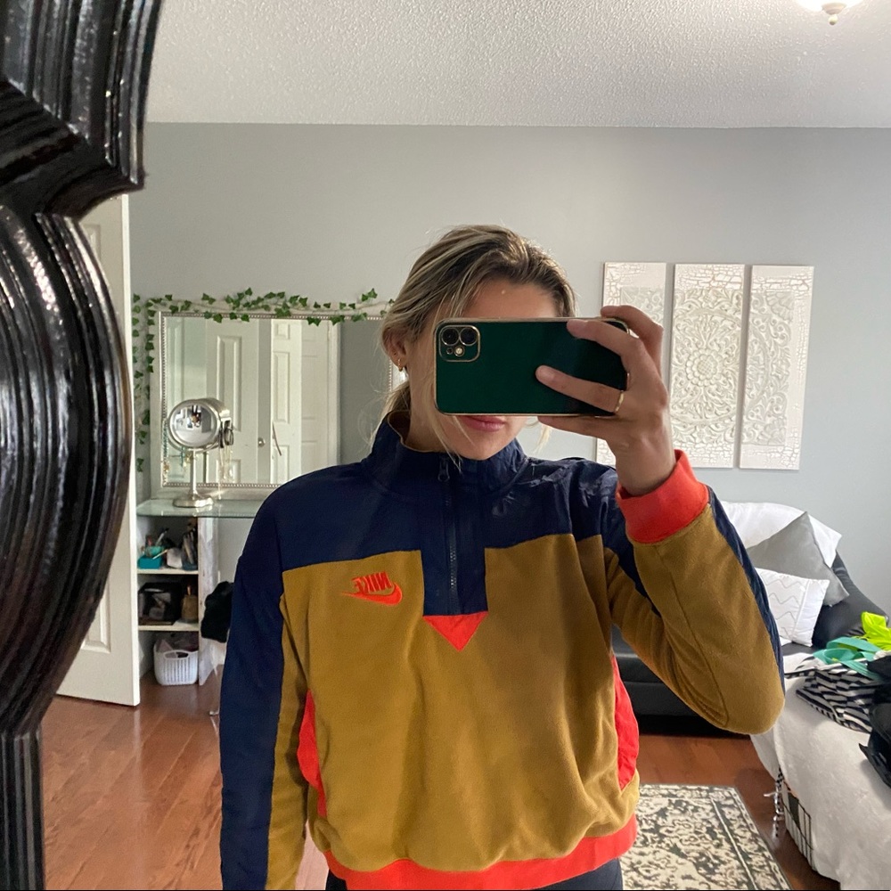 Nike fleece jacket cropped